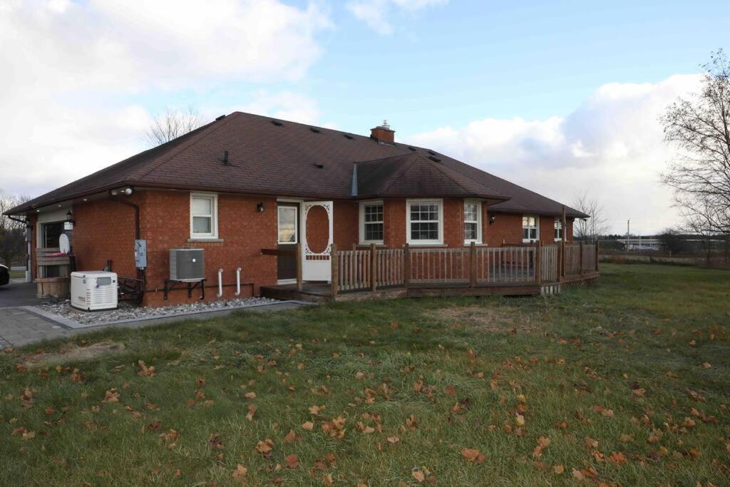Bowmanville Event Place ภายนอก รูปภาพ