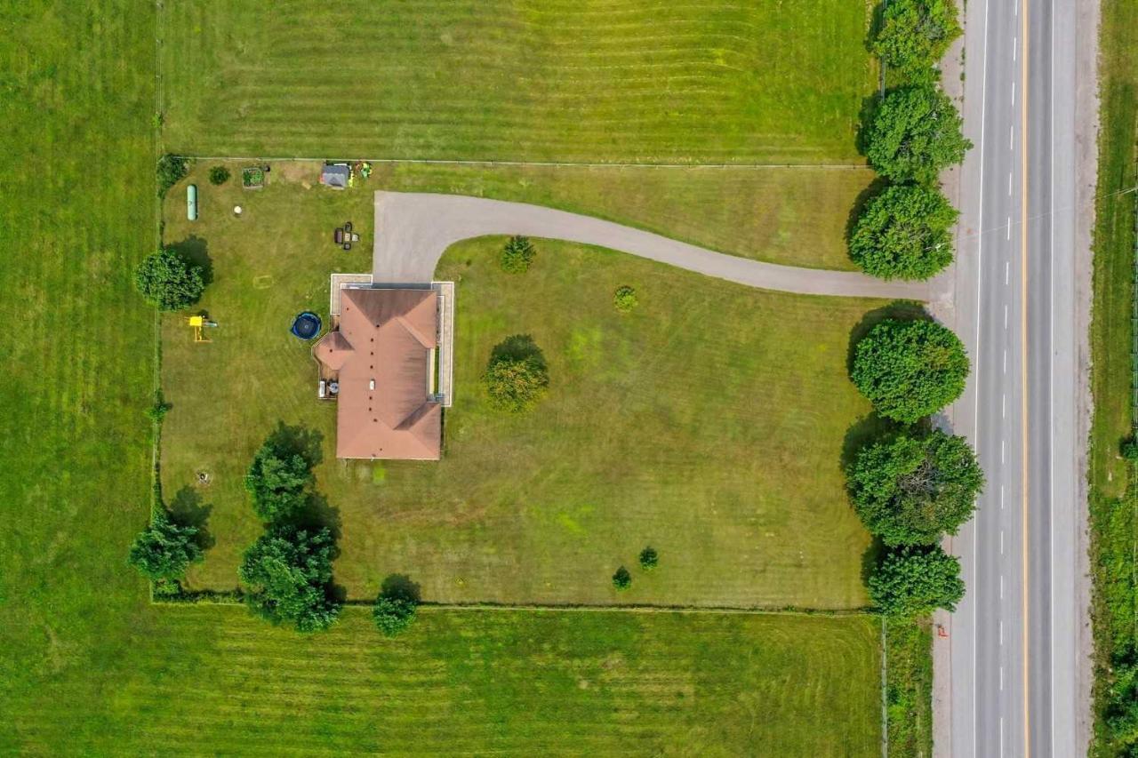 Bowmanville Event Place ภายนอก รูปภาพ