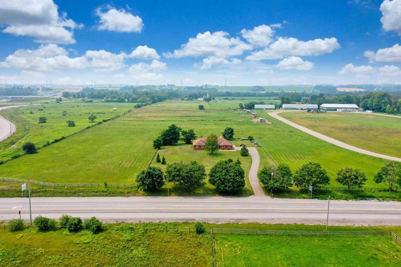 Bowmanville Event Place ภายนอก รูปภาพ