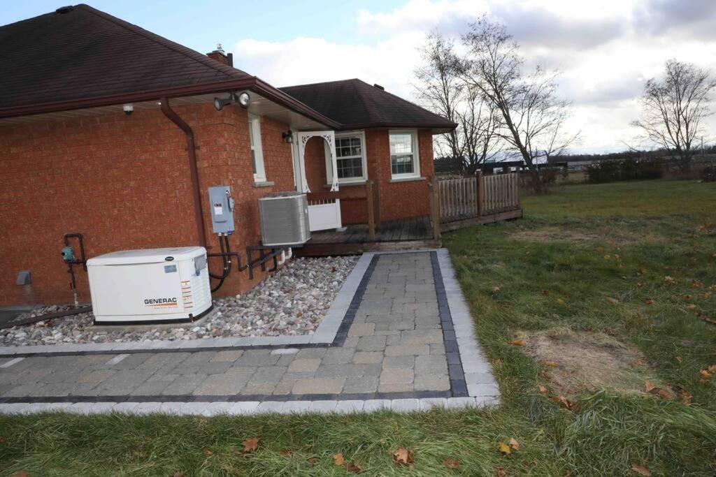 Bowmanville Event Place ภายนอก รูปภาพ